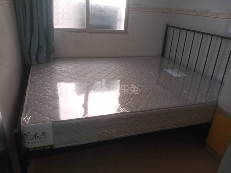 上步前街二巷4号9685931卧室图3