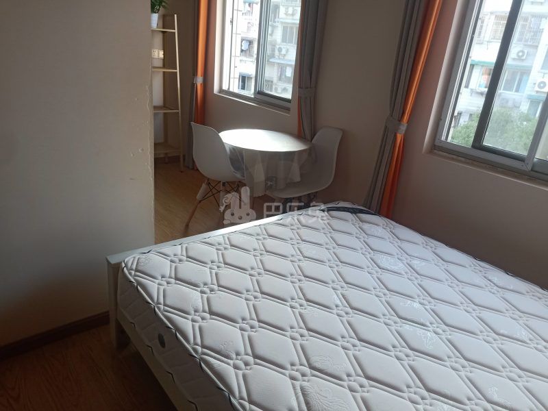 金成花园9712120卧室图3