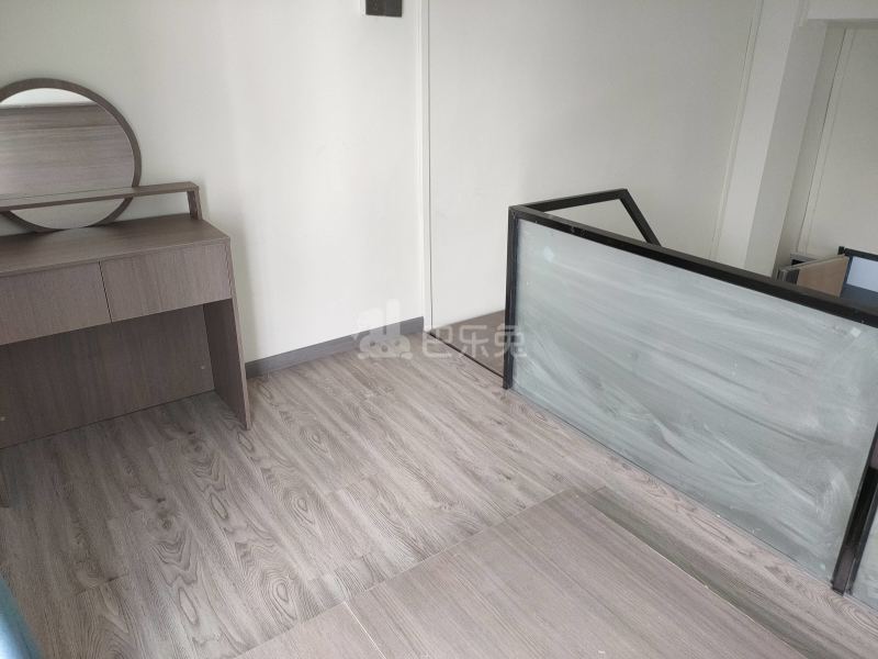 鳌鱼岗大街三巷24号9724064卧室图2