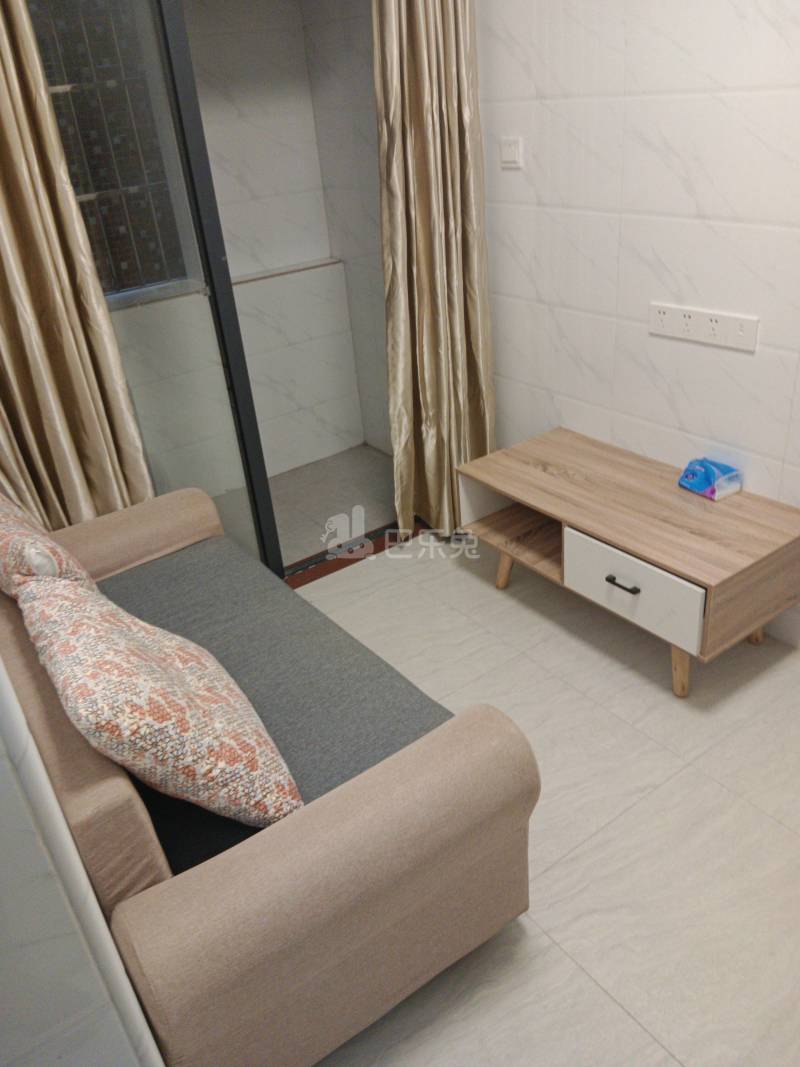 黄边福门北六巷32号9726876客厅图3