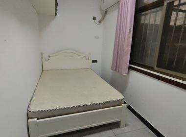 英雄村（民房） 