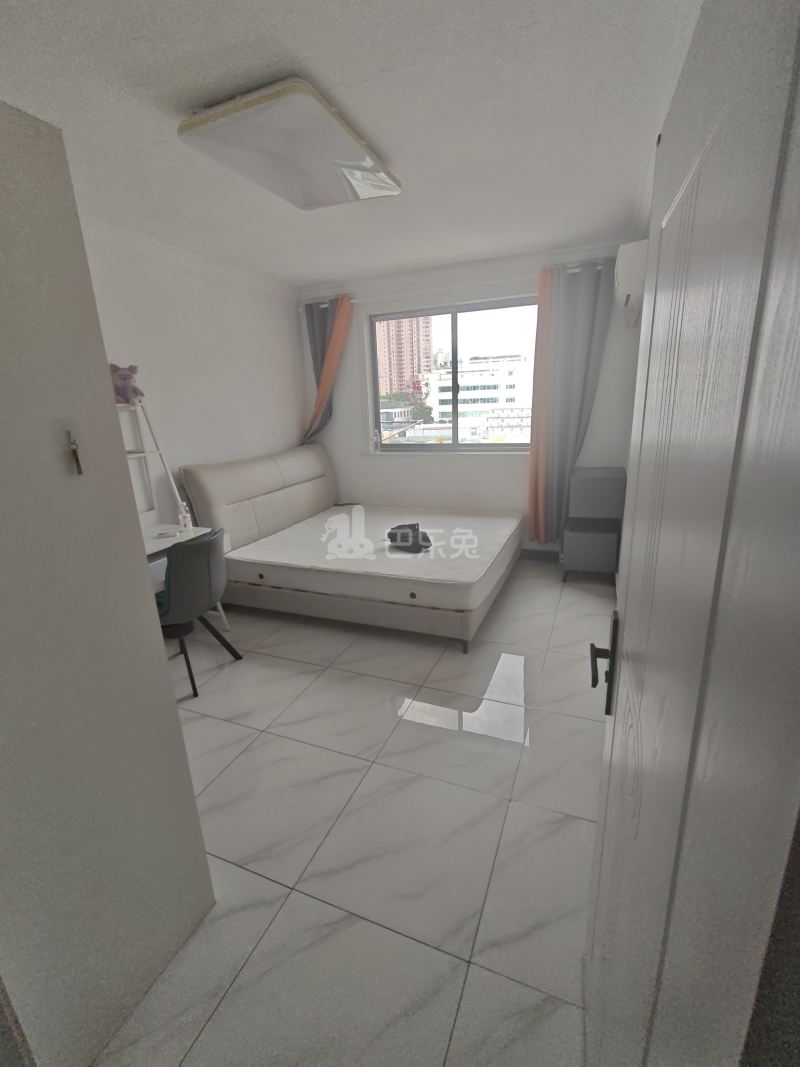 西宝兴路949弄小区9748394卧室图3