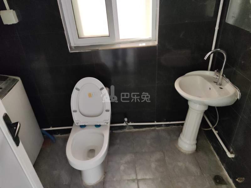 黄城花园西区9760700卫生间图8