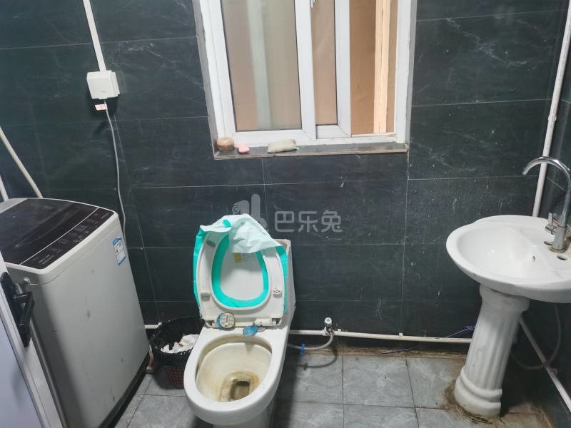 黄城花园西区9760700卫生间图6