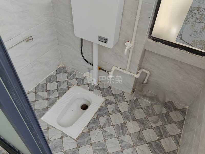 农行后院9766584卫生间图4