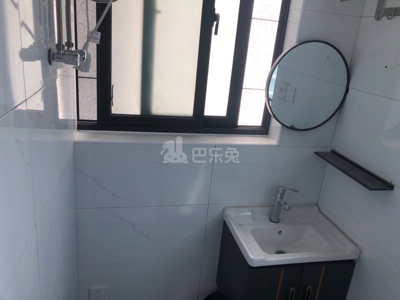 乾南嘉苑三区9775784卫生间图5