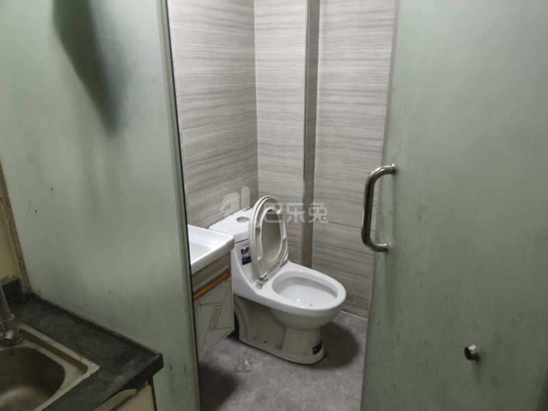 礼绿路一巷16号9785999卫生间图5