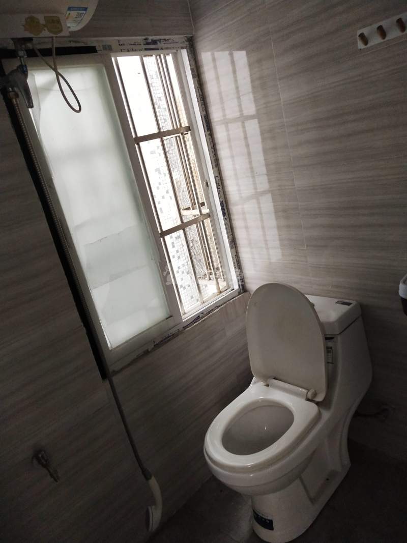 礼绿路一巷16号9786014卫生间图7