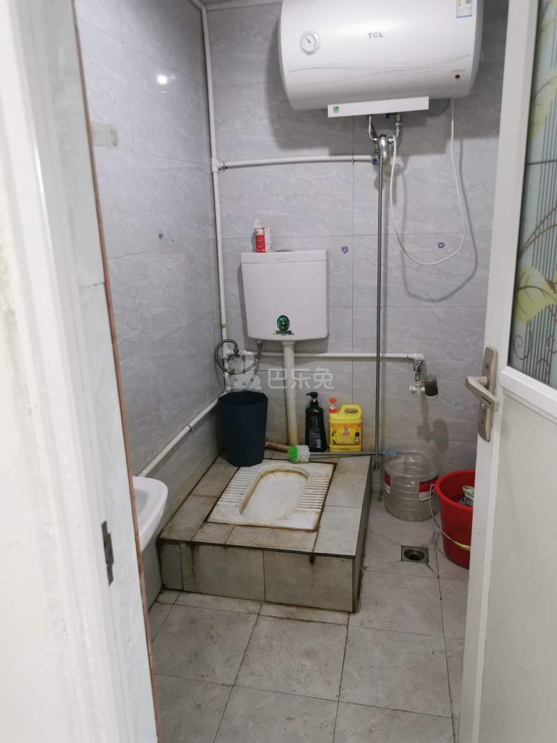 蓝江公寓9830944卫生间图1