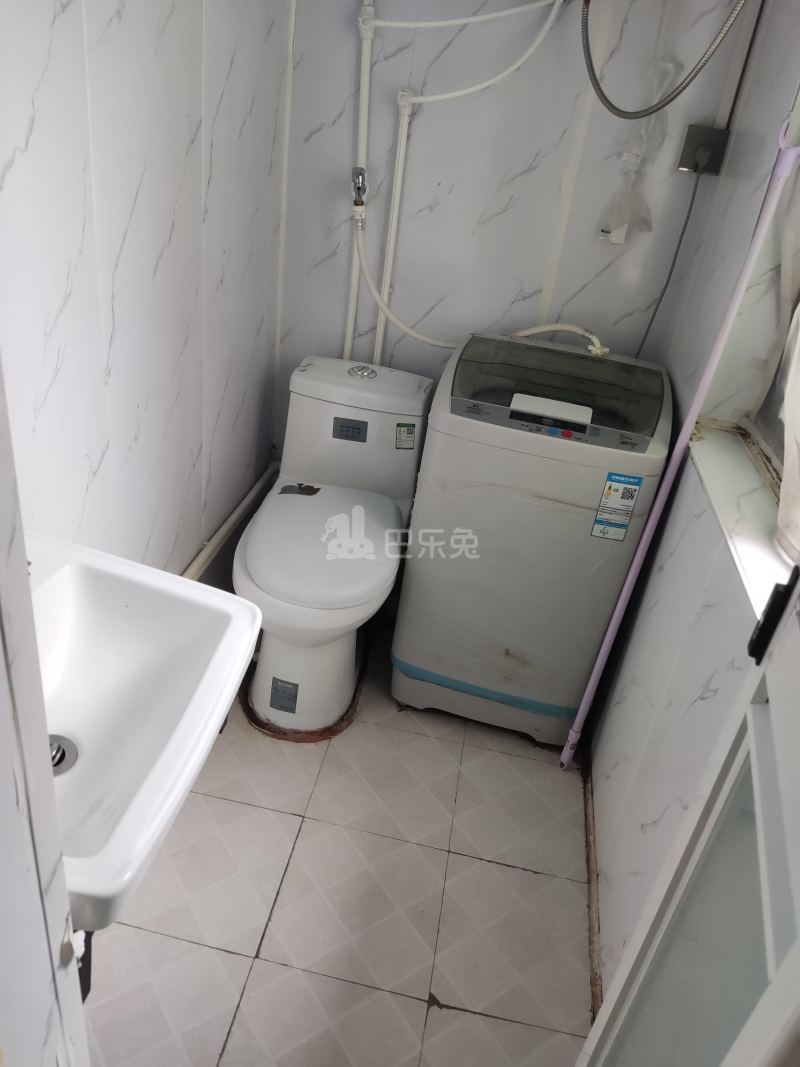 顺达花苑东区9833491卫生间图4