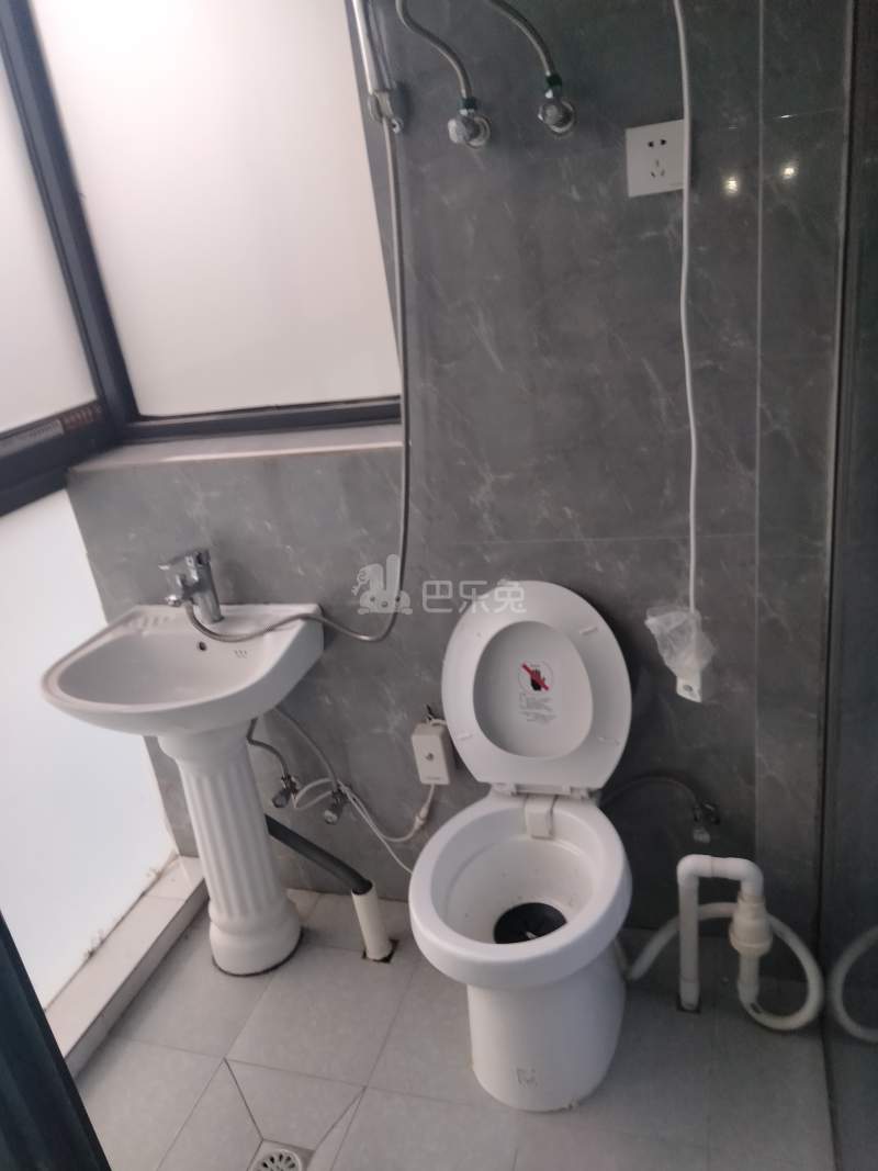 东海水景城领翔阁9838698卫生间图5