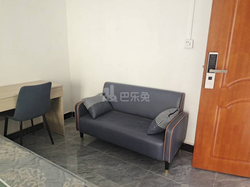 礼村西路13号之三9858843卧室图4