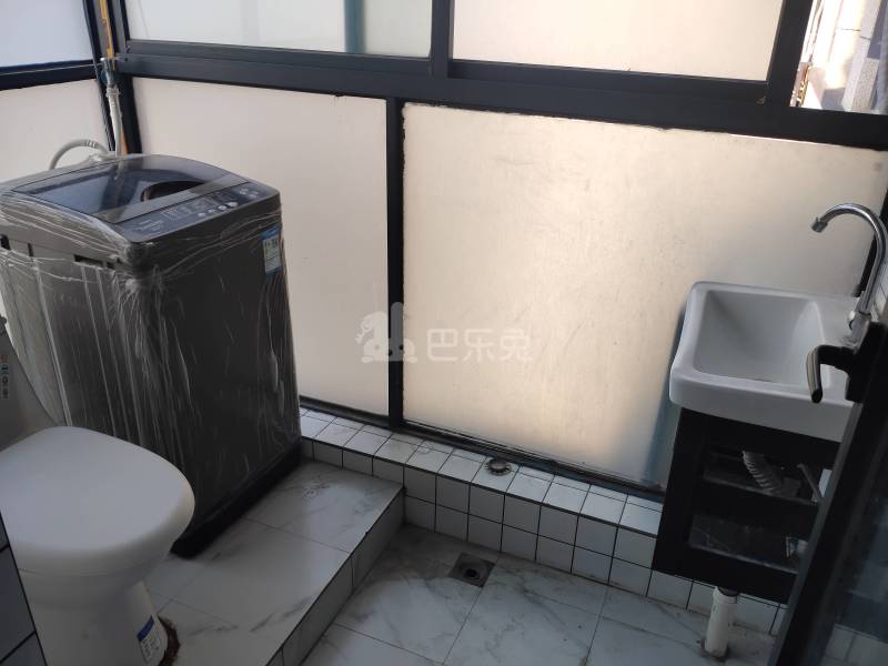 乾南嘉苑三区9869667卫生间图5