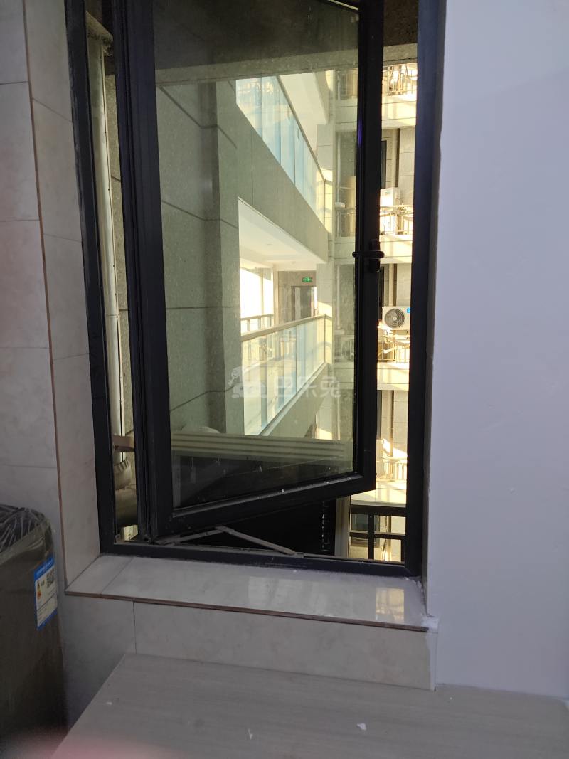 万城杭宁府9872502卧室窗户图8