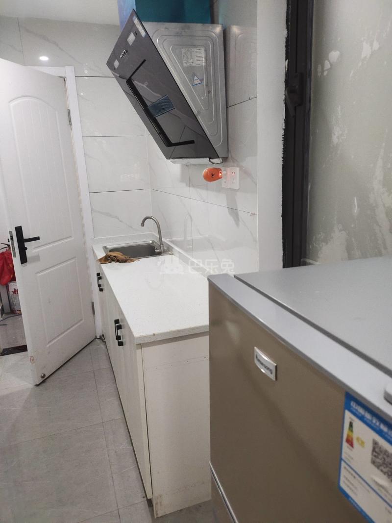 三角丰收湖嘉园二区9878448厨房图4