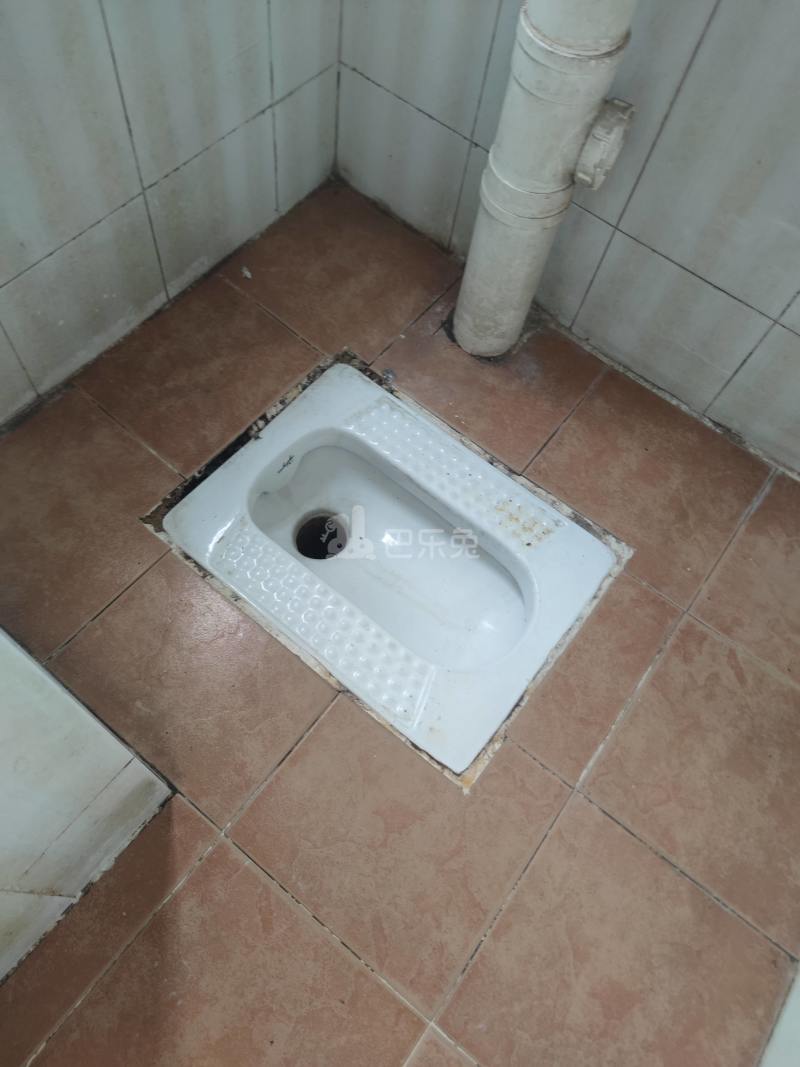 粤溪新村一巷24号9881875卫生间图6