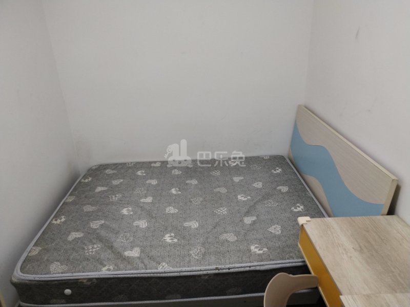 植村三路十巷21号9888788卧室图3