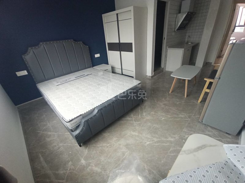 乾南嘉苑二区9891018卧室图3