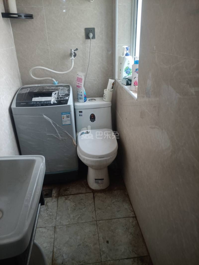 凌虹苑9904422卫生间图6