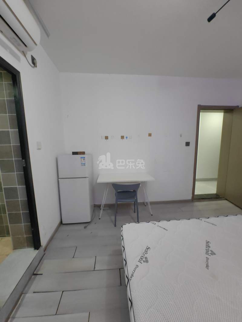 和龙新苑9928279卧室图6