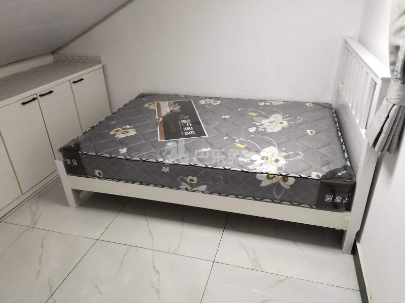 鹤立西路1-9幢9938433卧室图3