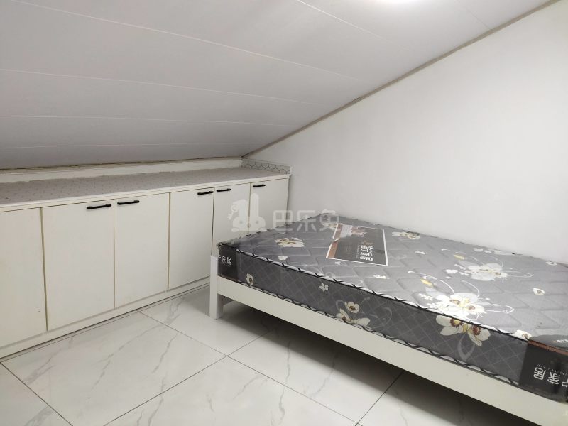 鹤立西路1-9幢9938433卧室图1