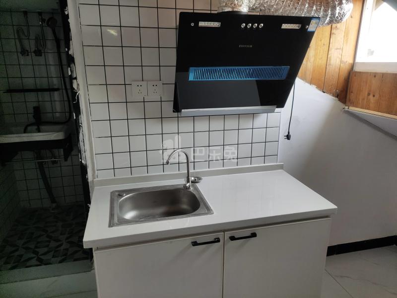 鹤立西路1-9幢9938433厨房图5