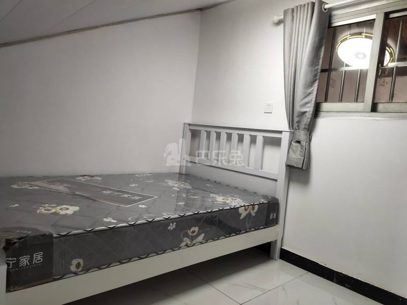 鹤立西路1-9幢9938433卧室图2