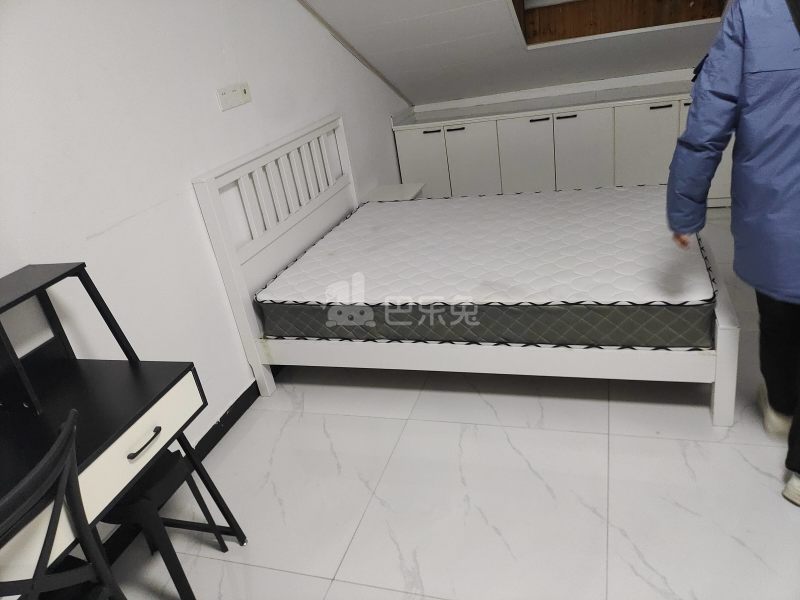 鹤立西路1-9幢9938434卧室图3