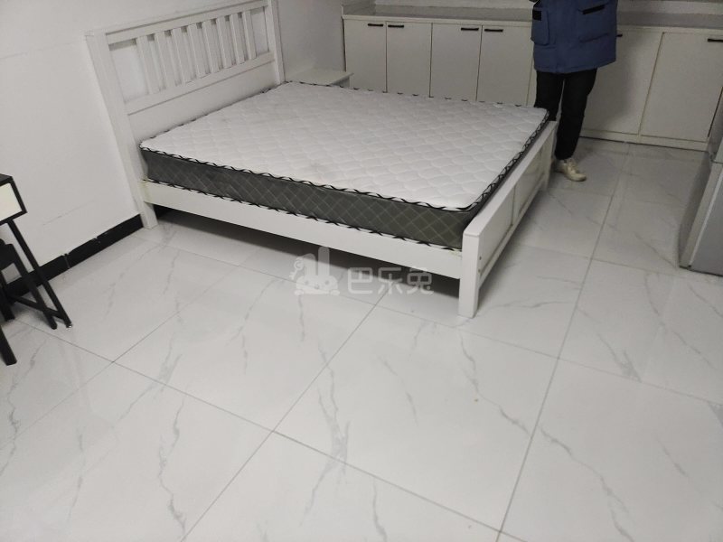 鹤立西路1-9幢9938434卧室图2