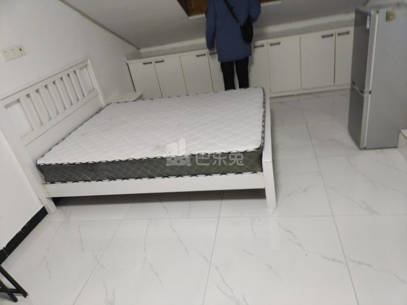 鹤立西路1-9幢9938434卧室图0