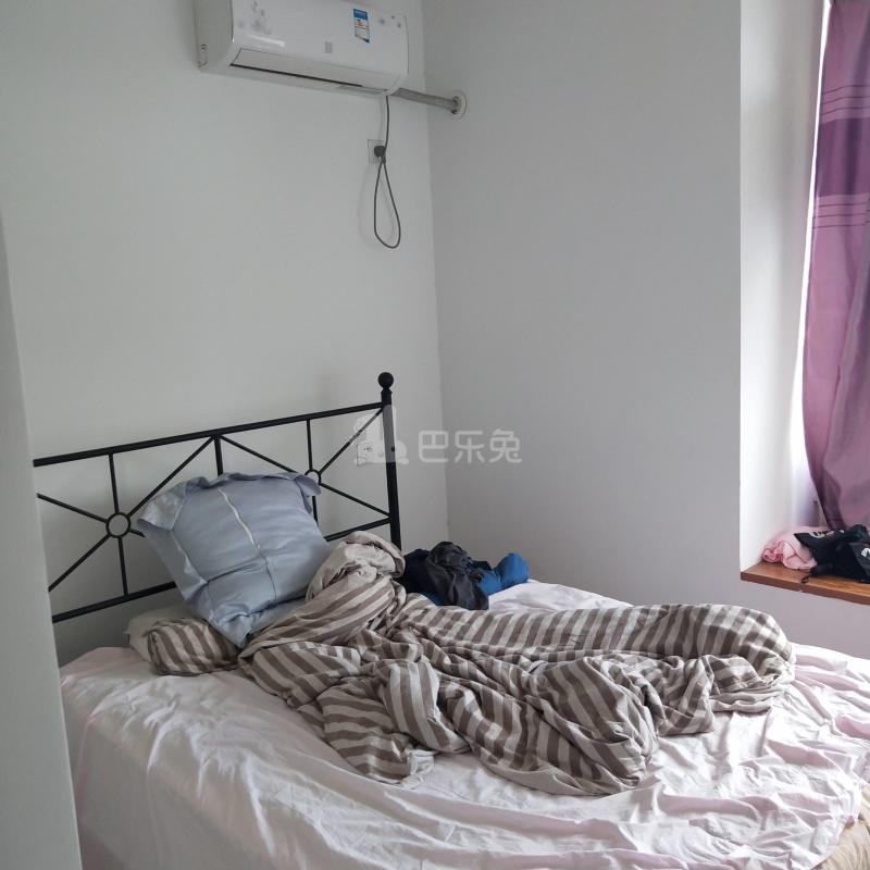 秀里华庭9942188卧室图0