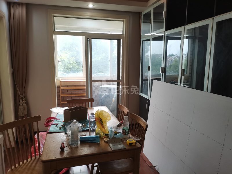 建德花园玫瑰苑9953787客厅图5