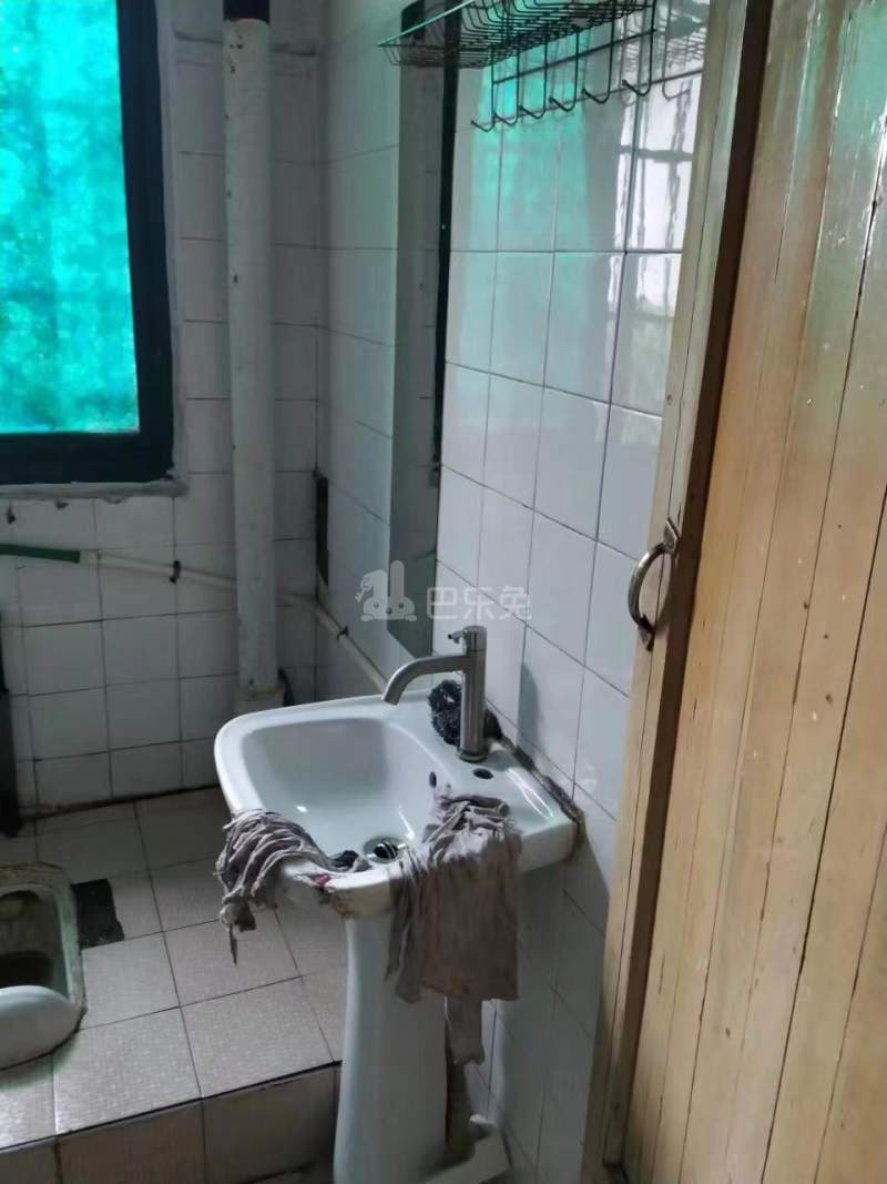 东新路891号9954216卫生间图6