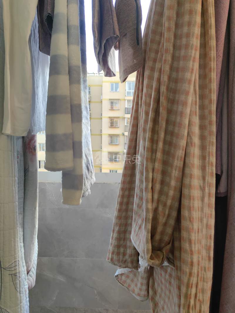 高行绿洲五期9960378卧室窗户图15