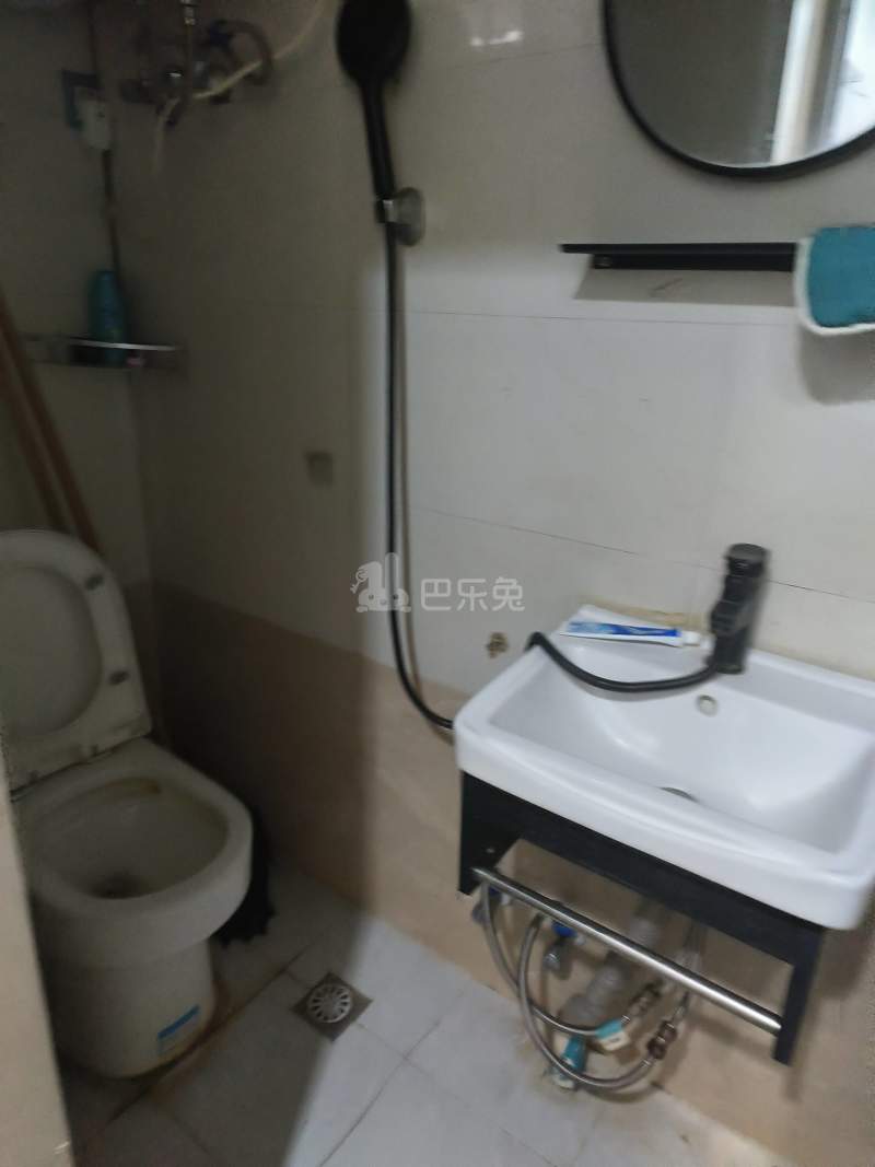 春波东苑9965669卫生间图5