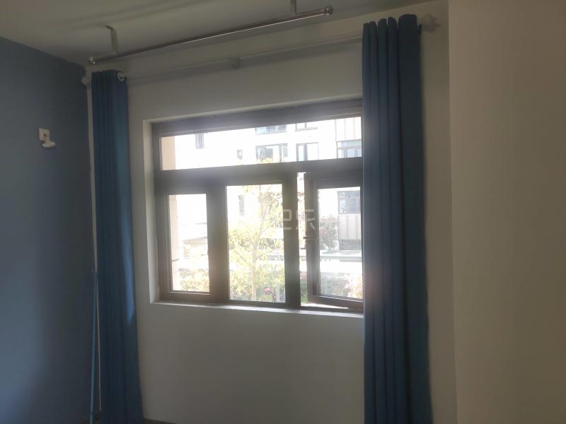 建滔裕园9974547卧室窗户图6
