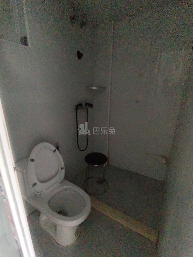 新市家园9980891卫生间图5