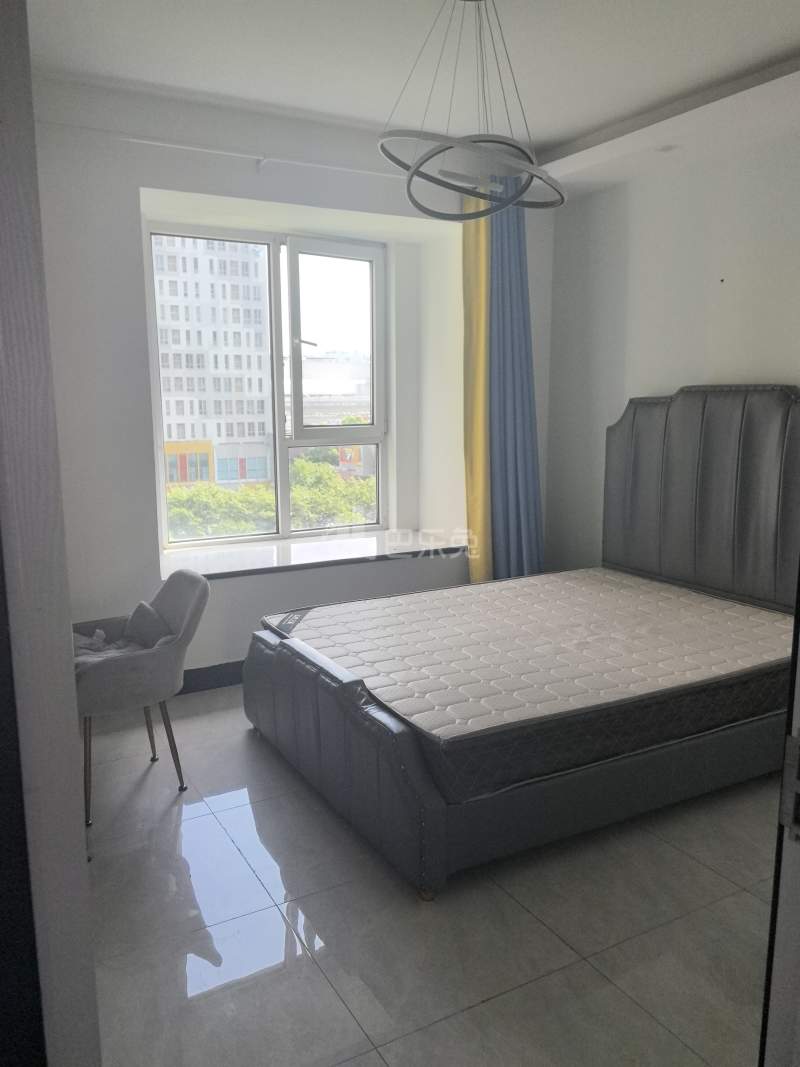 信达蓝爵9984150卧室图1