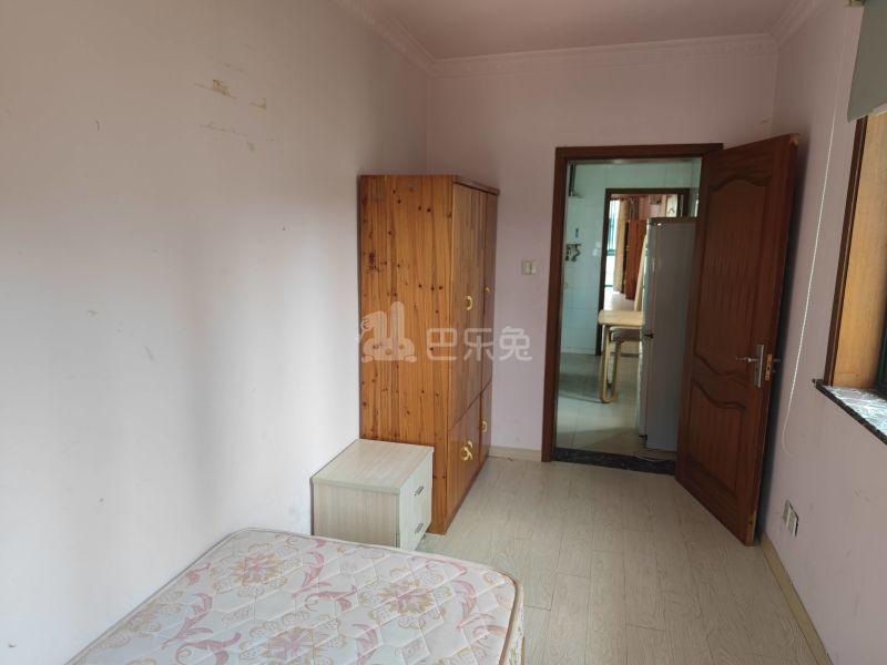 长宁路1600弄小区9996358卧室图1