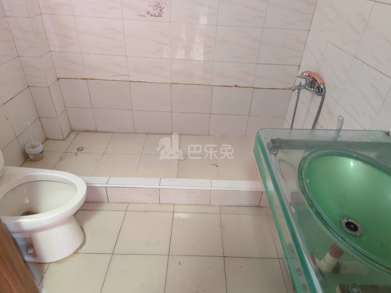 长宁路1600弄小区9996358卫生间图8