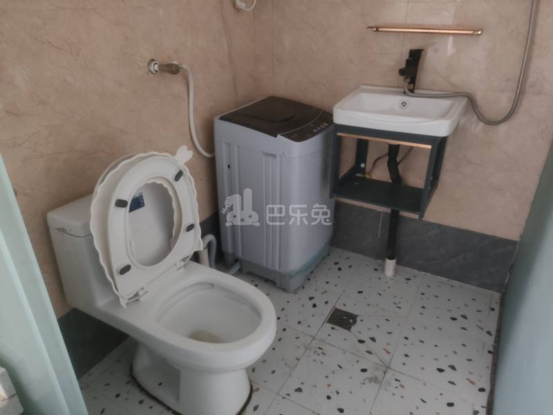 新星村黄家圈（民房）9996685卫生间图5