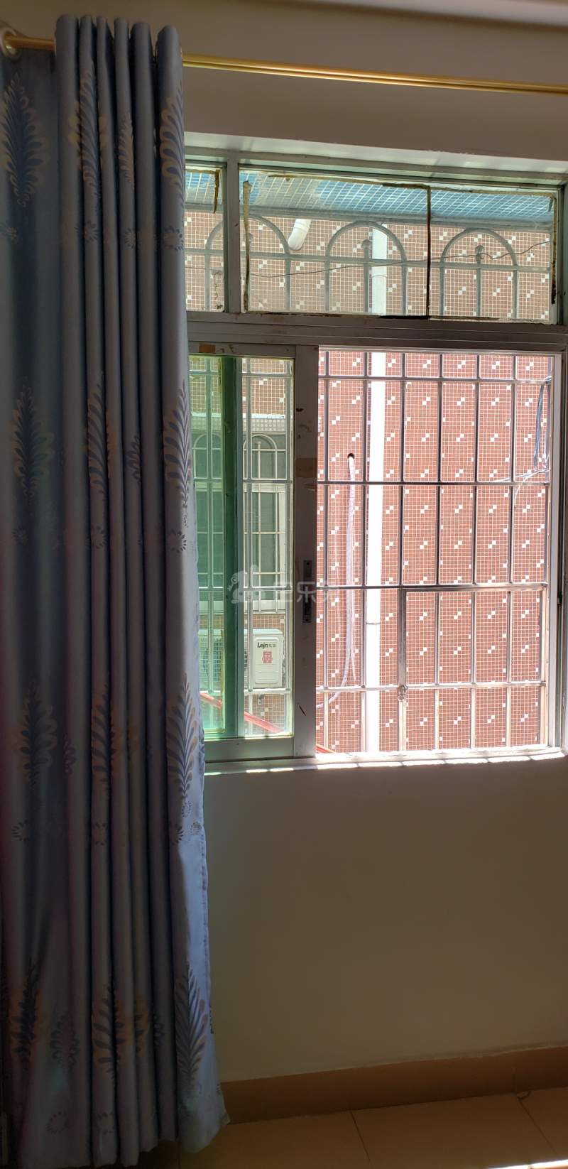 江夏西街二巷16号9998569卧室窗户图8