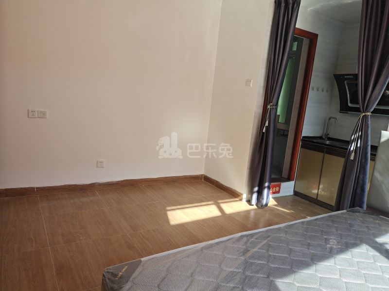 大山村祥和路14号9998686卧室图3